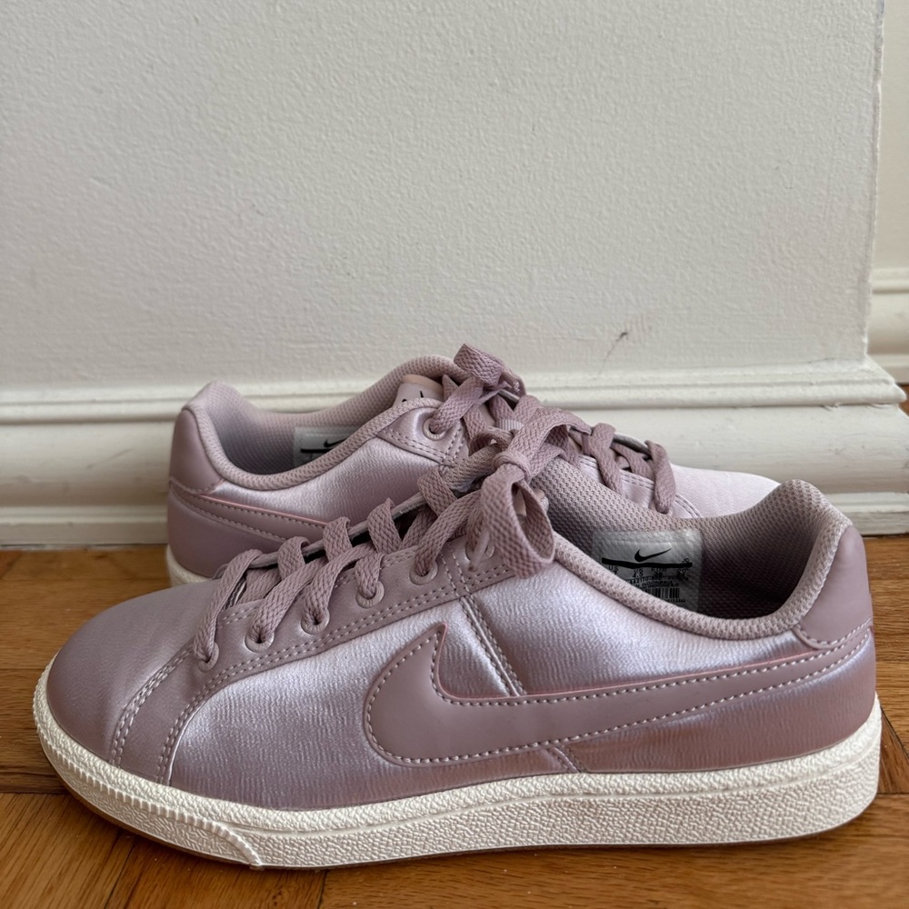 Nike Lilac Court Trainers